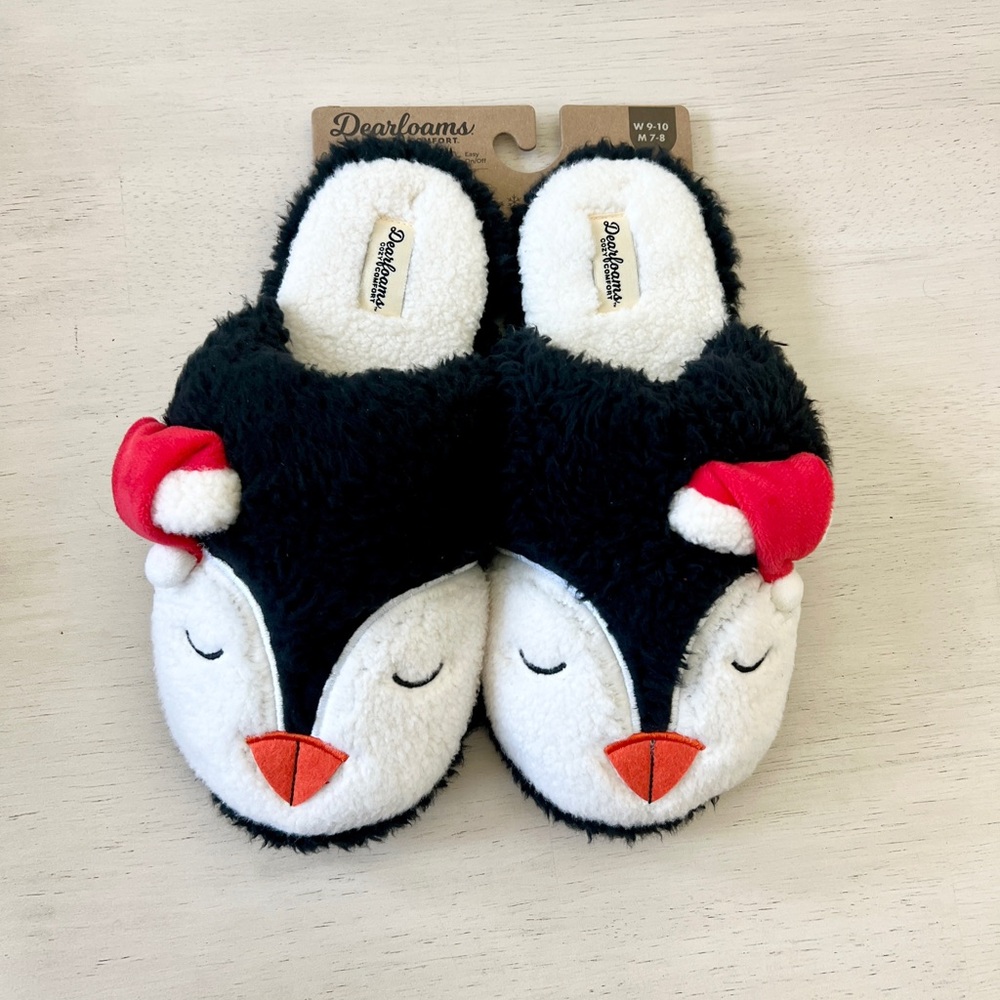 Dearfoams Cozy Comfort Unisex Penguin Holiday Scuff Slippers Men 7-8 Women 9-10
